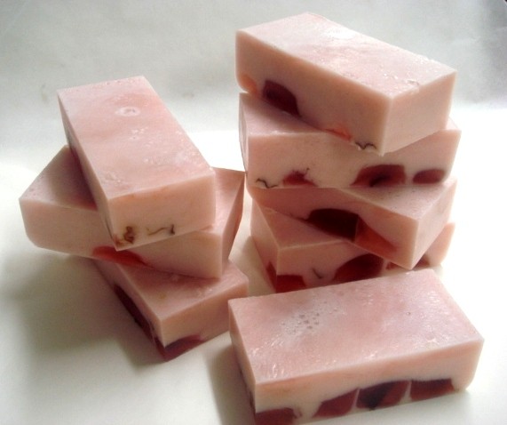 STRAWBERRIES & CREAM SOAP | Ruby Soul Psychedelicatessen